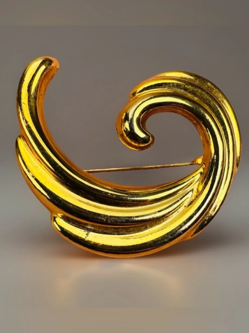 Vintage Goldtone Weighted Swirl Brooch